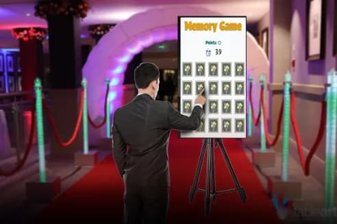 Digital memory game on a touch screen